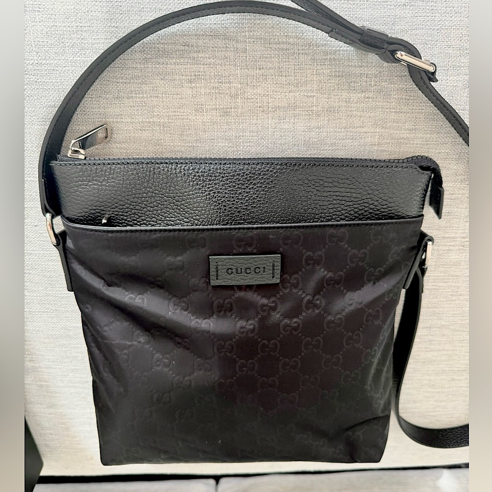 GUCCI Nylon and Leather Messenger Bag.